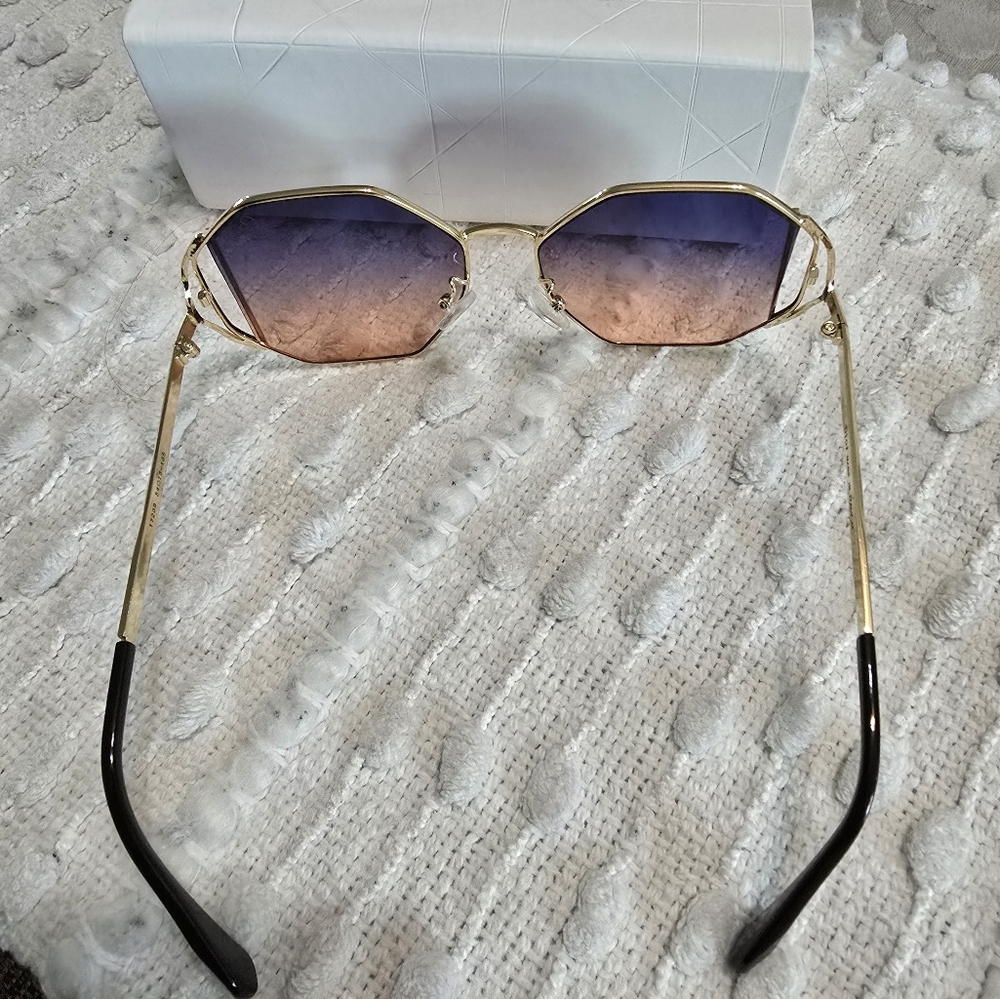 New Gradient Hexagonal Sunglasses - Picture 3 of 4